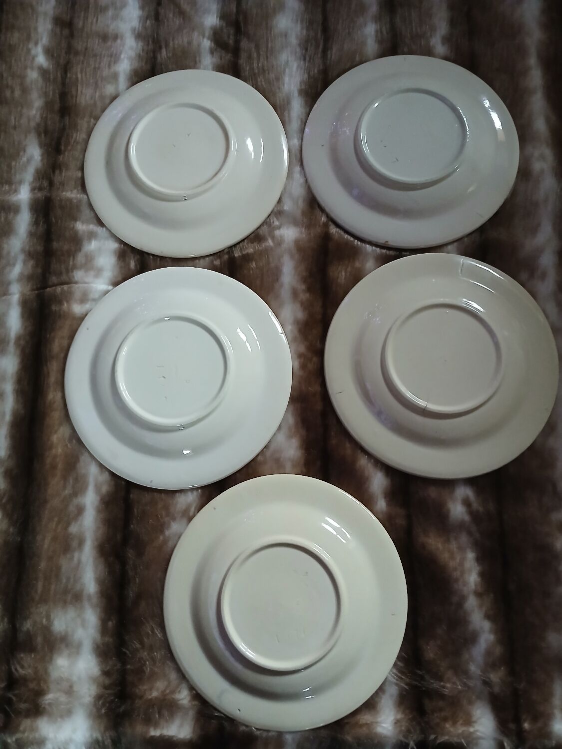 5 assiettes anciennes majolique Longchamp 