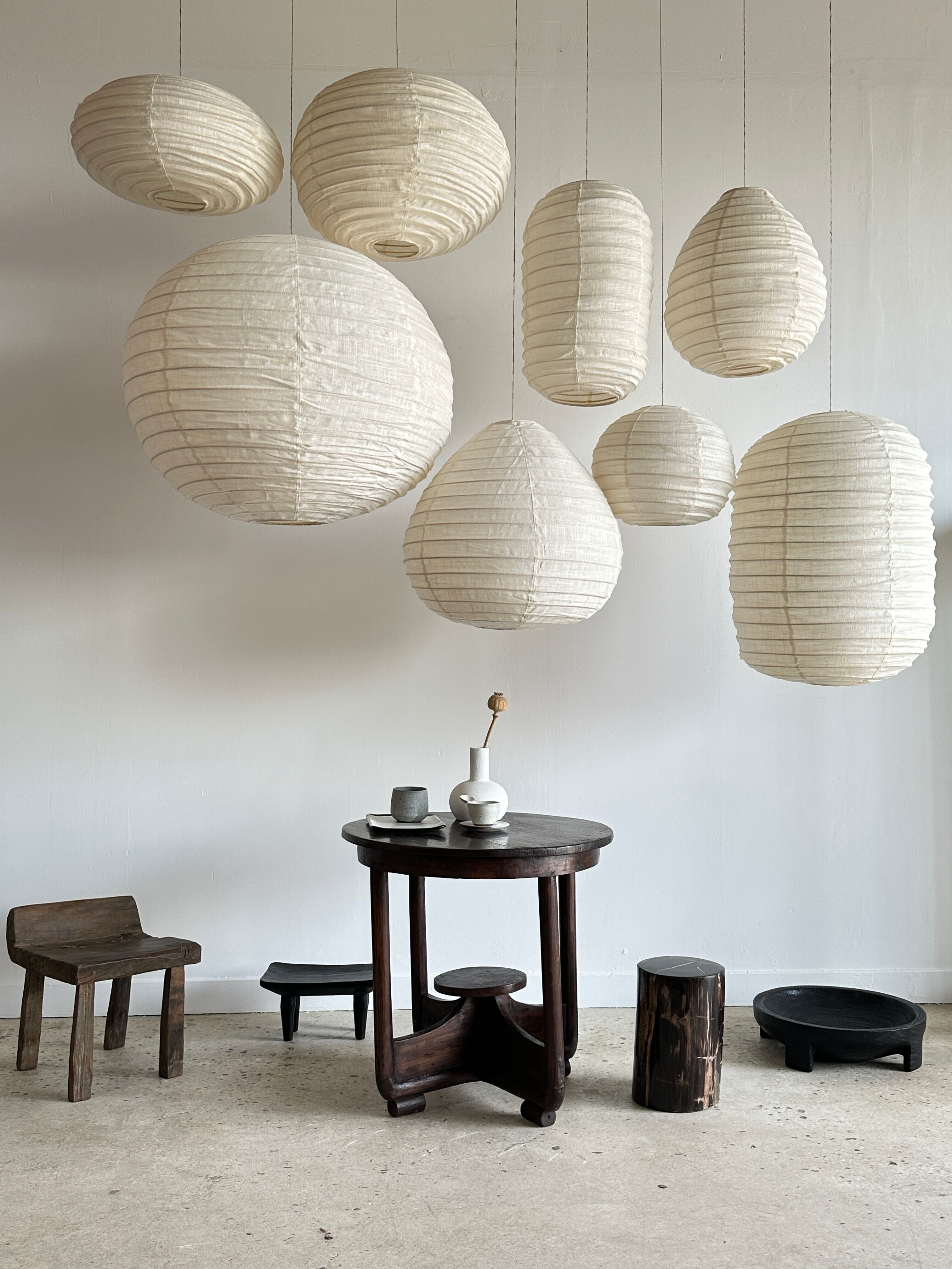 Suspension in rattan and natural japanese linen in the shape of a drop