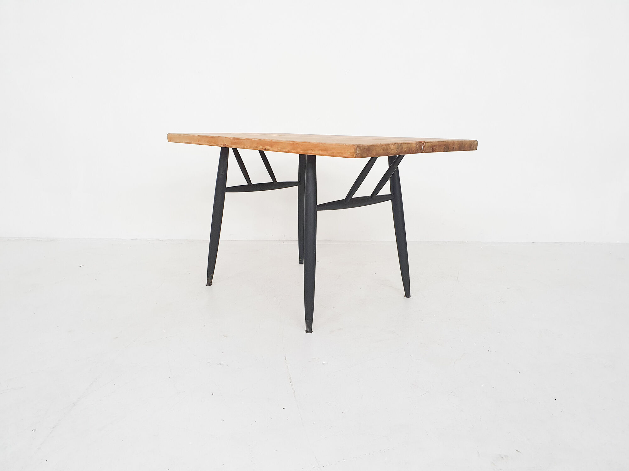 Table à manger Ilmari Tapiovaara Pirkka pour Laukaan Puu Finnland, 1955