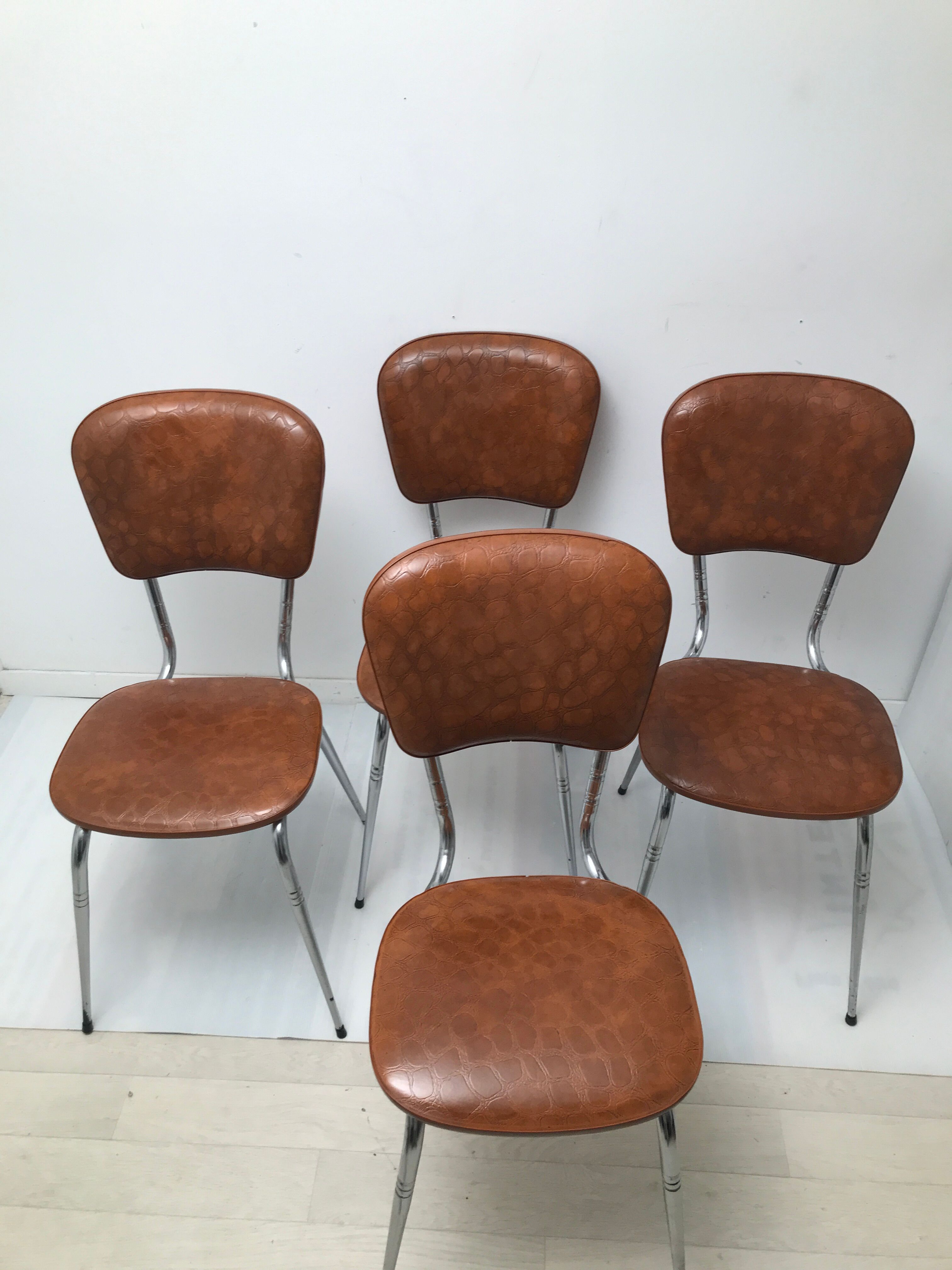 Set de 4 chaises formica et skai année 50