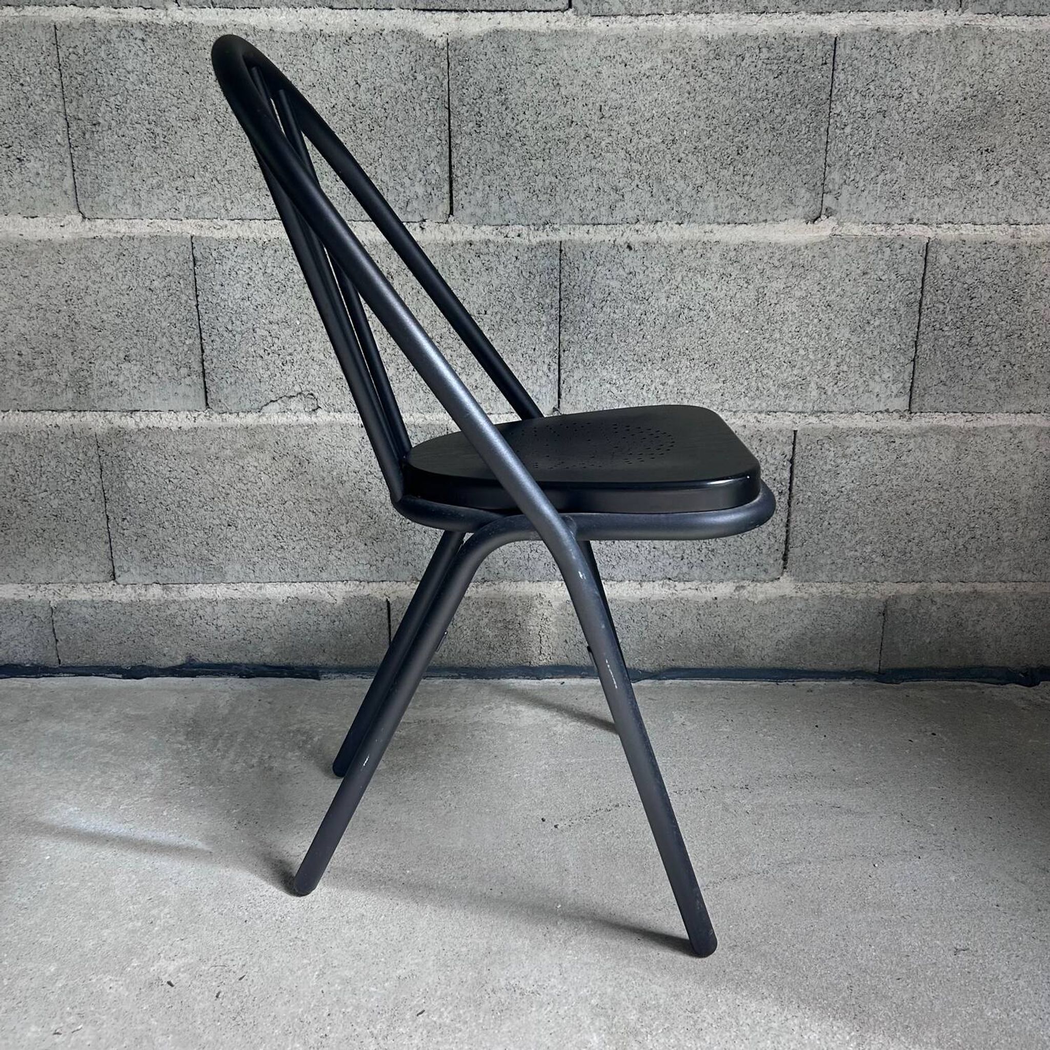 Black Surpil chair