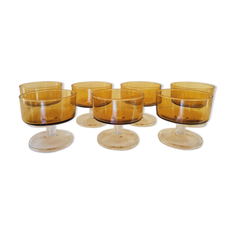 7 glasses of Champagne or dessert 70's