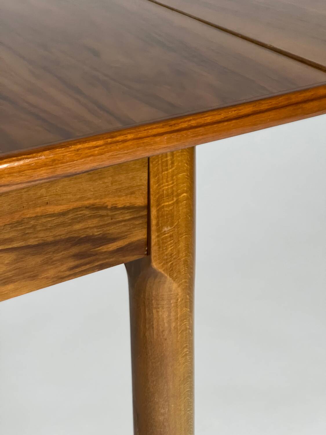 Mid-century dining table walnut vintage 60s Extandable