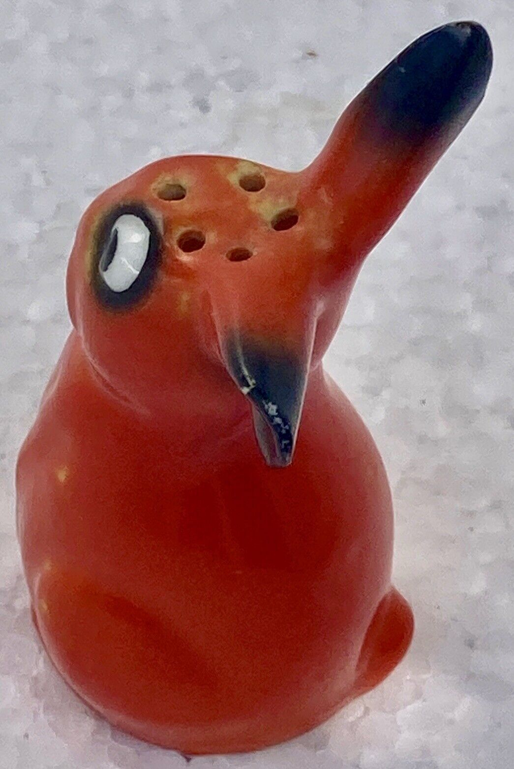 Salière ou poivrier porcelaine Pfeffer Gotha représentant un lapin ou un lièvre