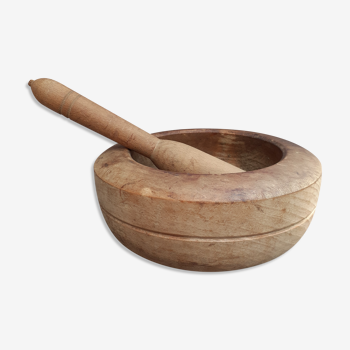 Mortier avec pilon en bois