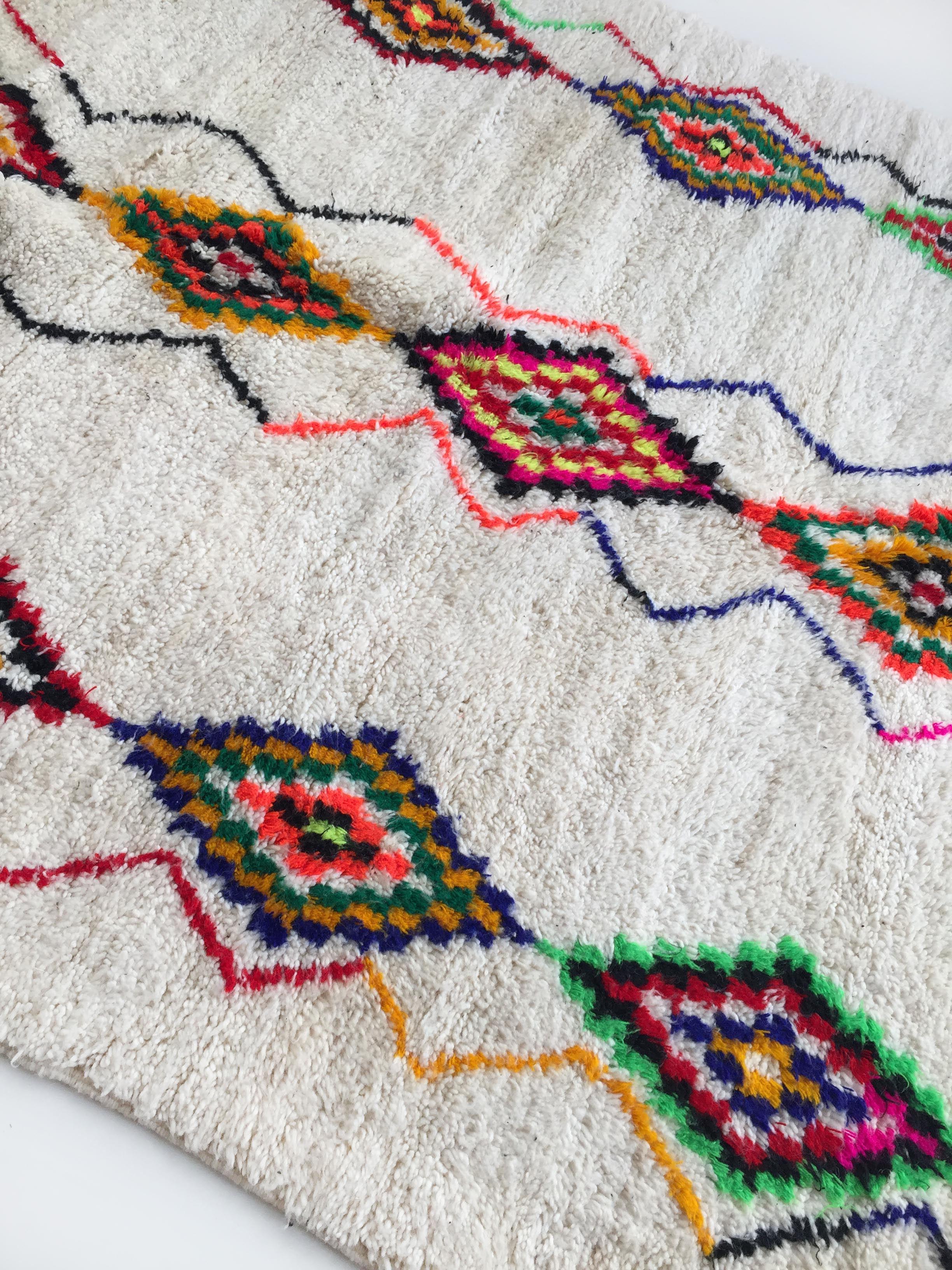 Tapis berbère marocain Azilal à losanges colorés fluo 295x190cm