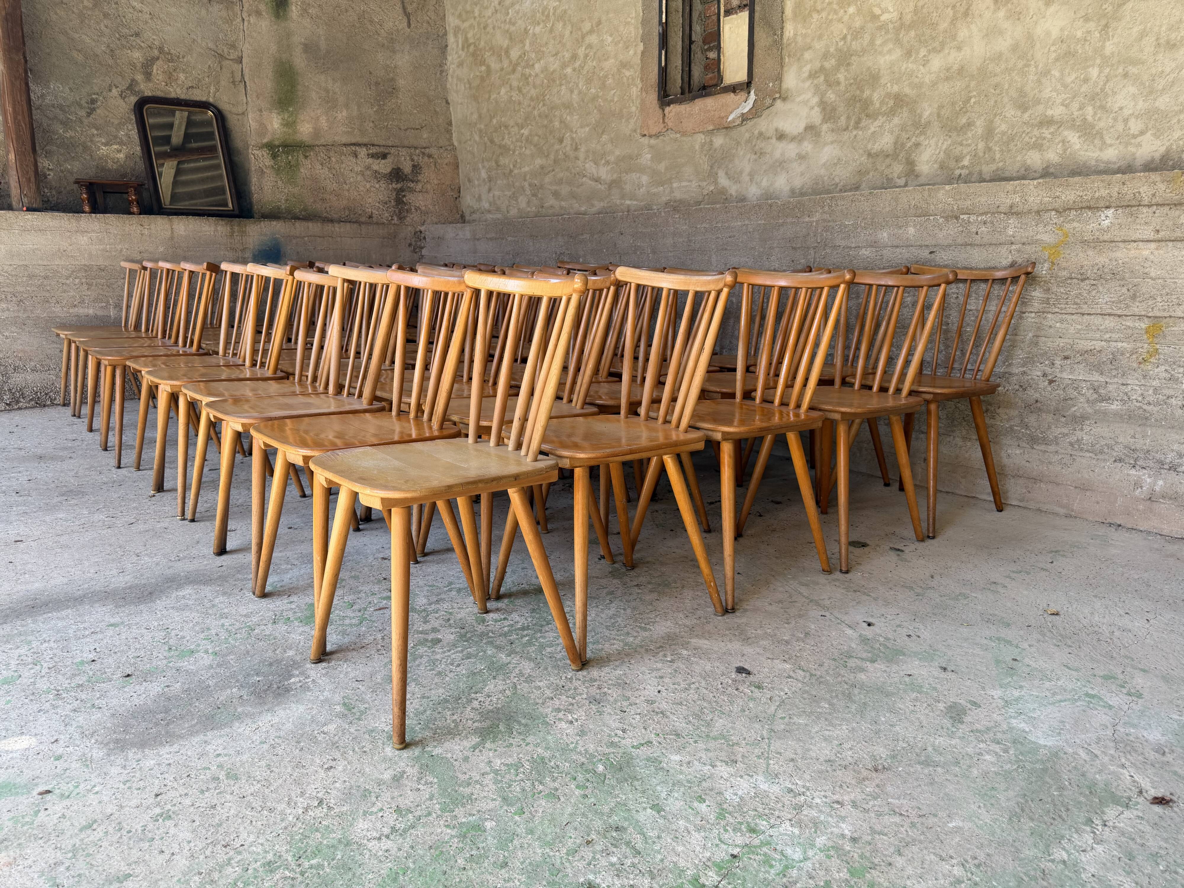 Lot de 50 chaises bistrot design scandinave