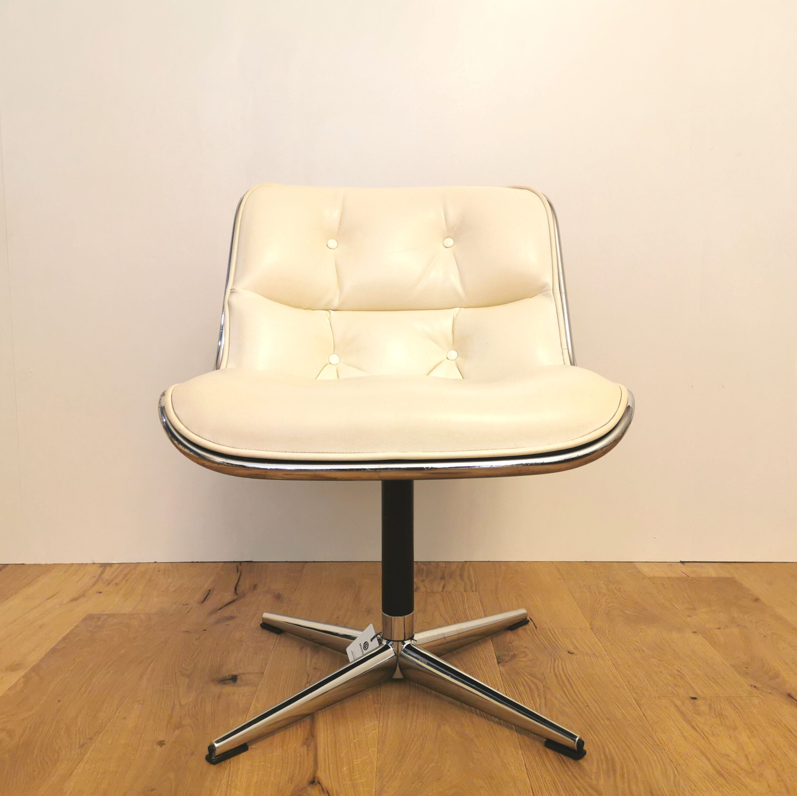 Charles Pollock's swivel armchair for Knoll, 1970