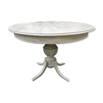 Old round table with extension