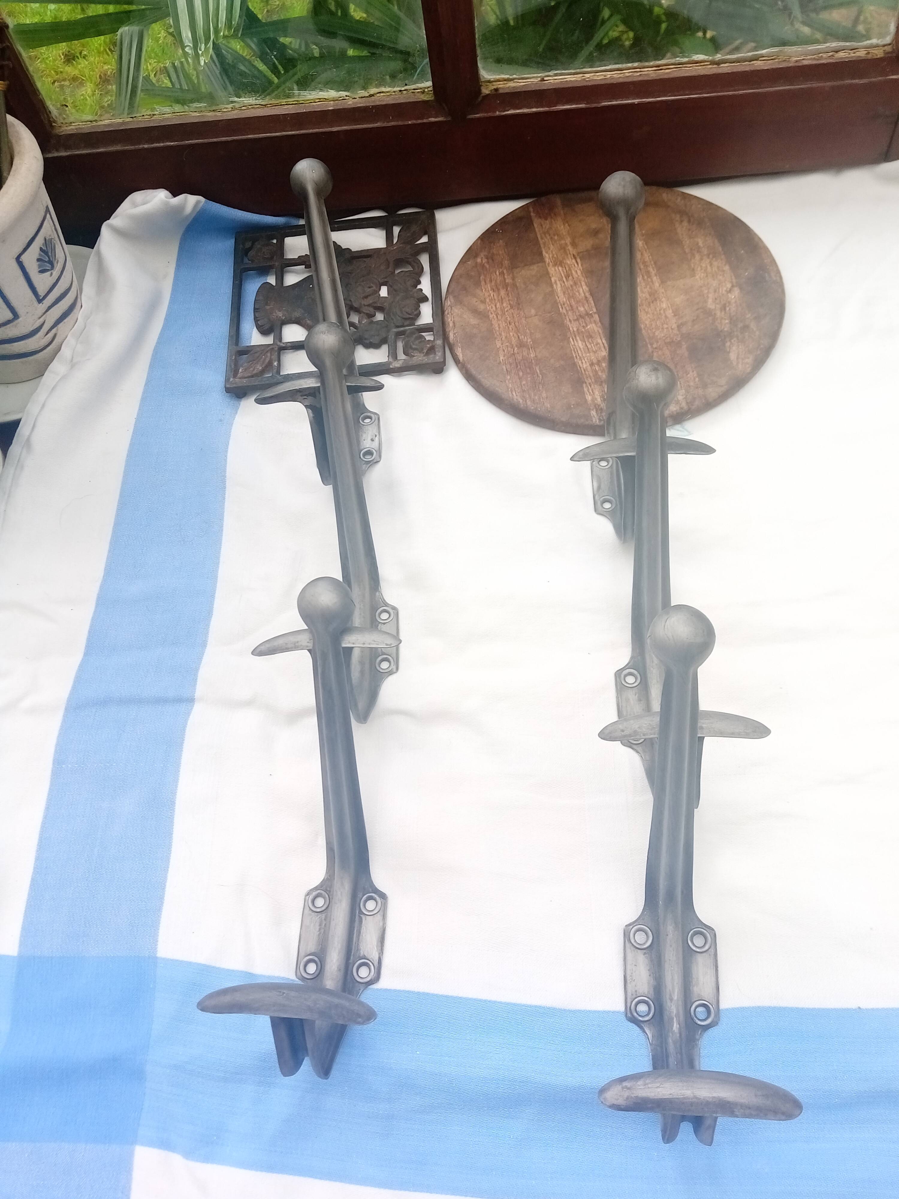 6 double coat hooks