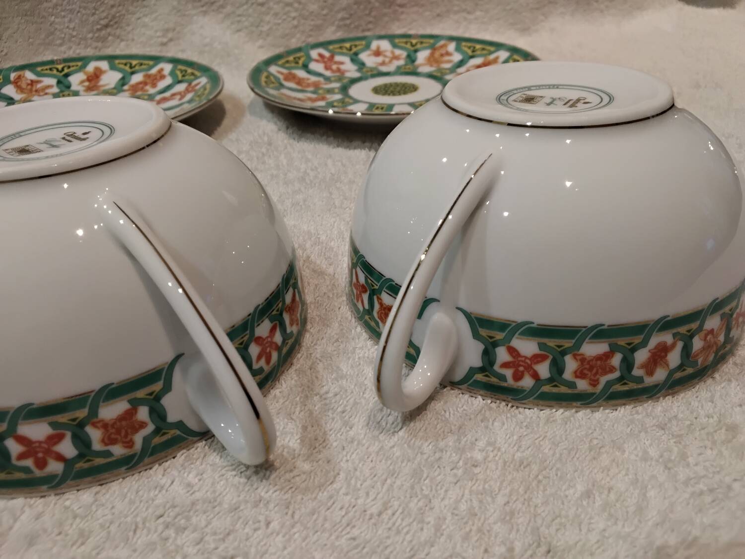 2 breakfast cups, 2 saucers, porcelain Christofle Oceana green.