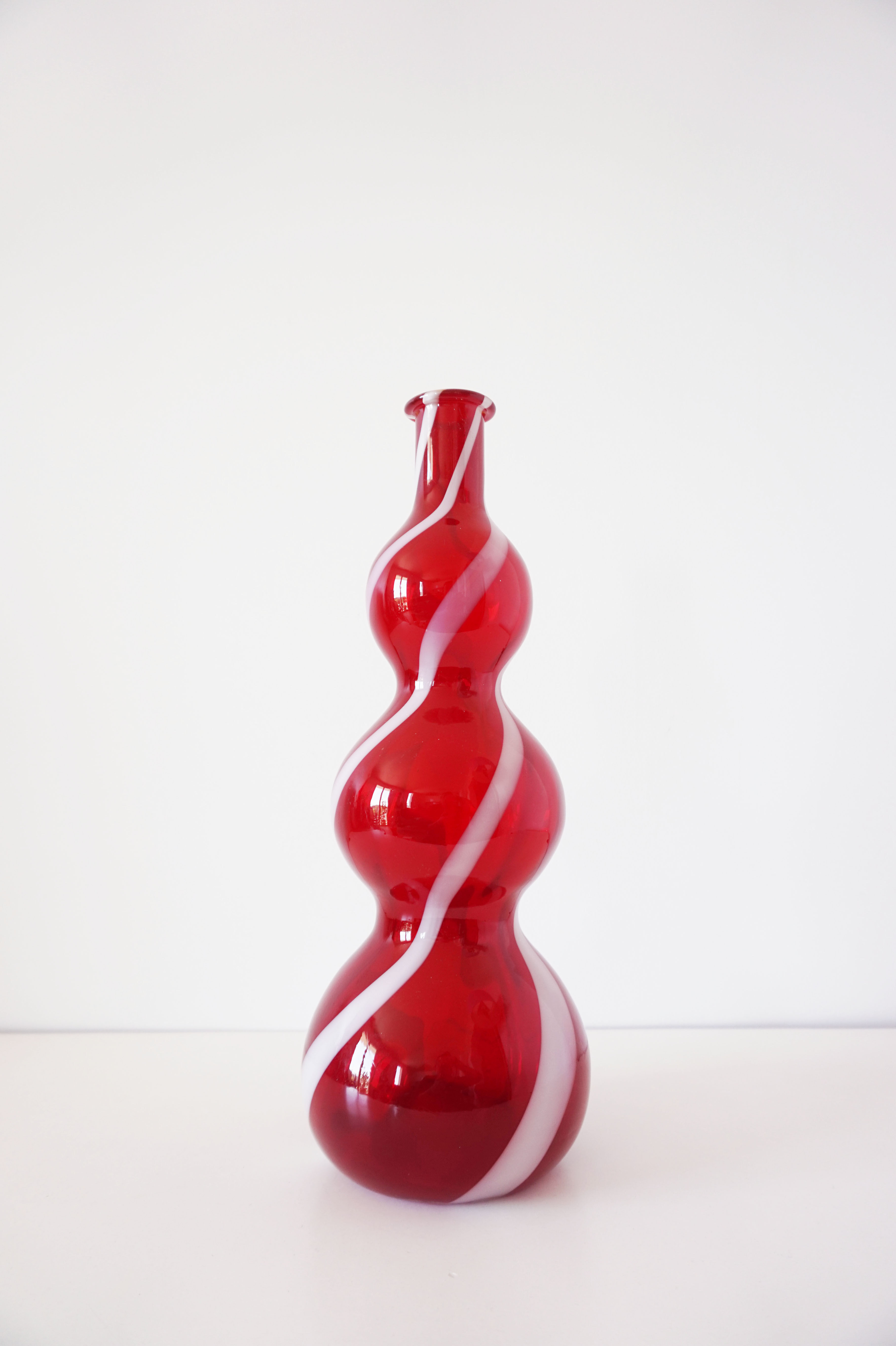 Carafe italienne verre soufflé rouge empoli
