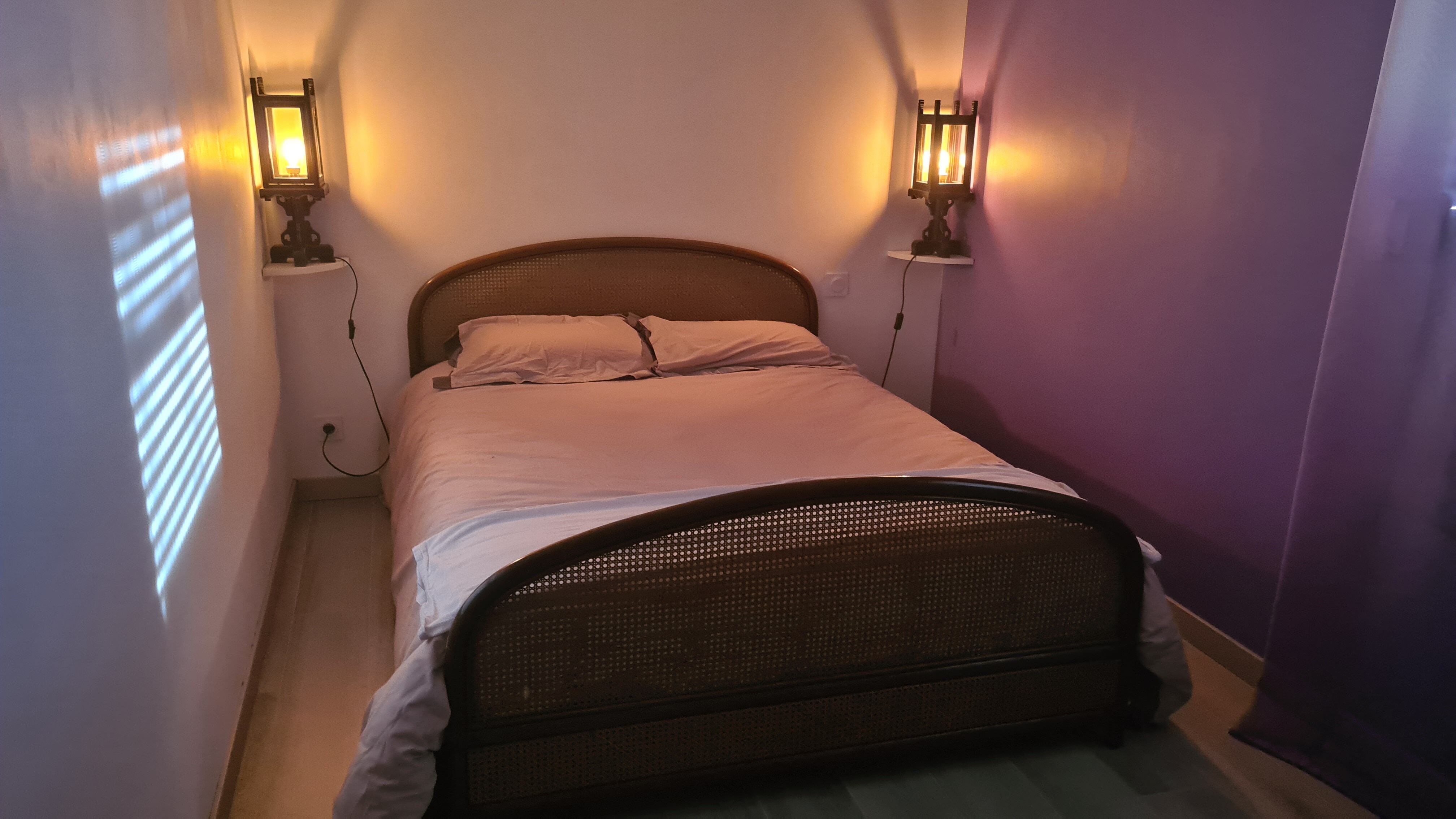 Two-seater vintage rattan bed 140 x 200 cm