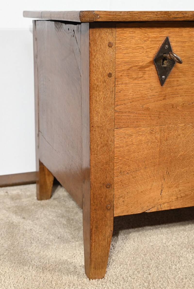 Oak Community Chest – Late 19th Century