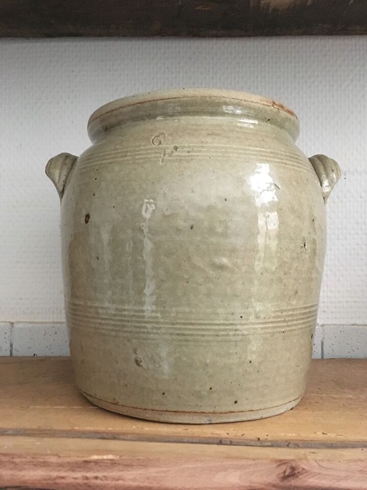 Vintage sandstone pot