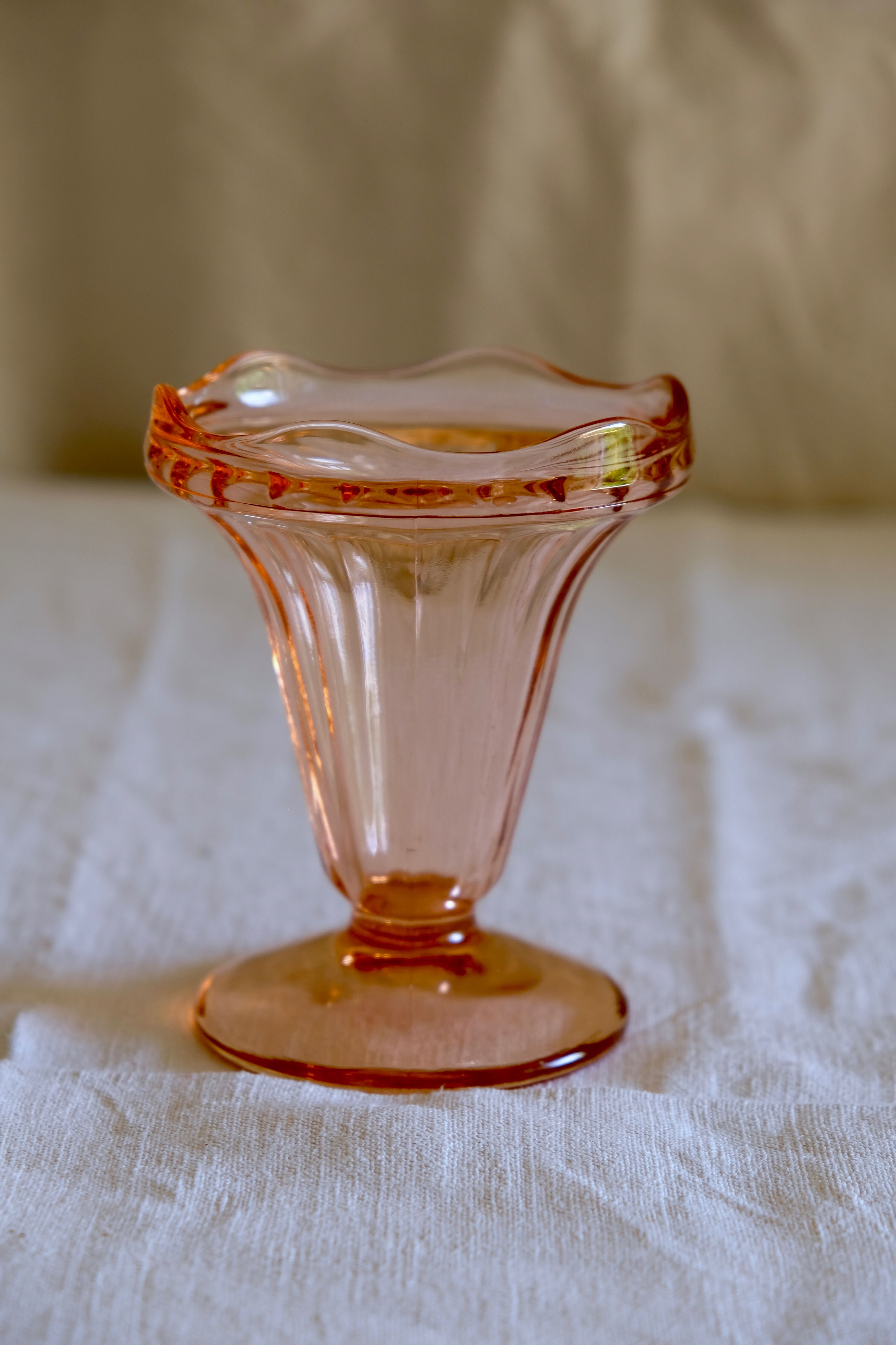 Set of 6 vintage Arcoroc Luminarc pink ice cream cups from the 70s