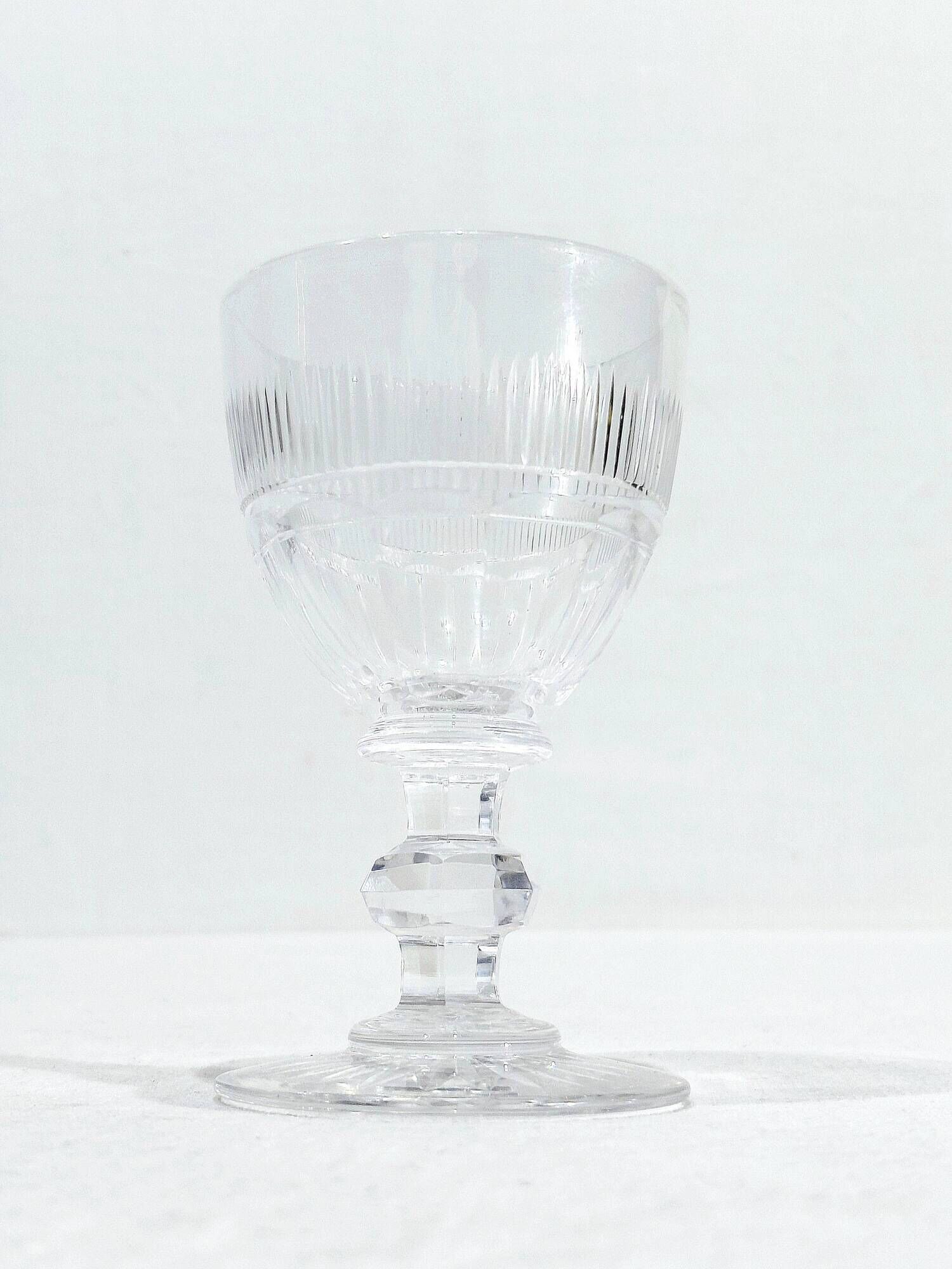 Baccarat - 12 white wine glasses catalogue 1841