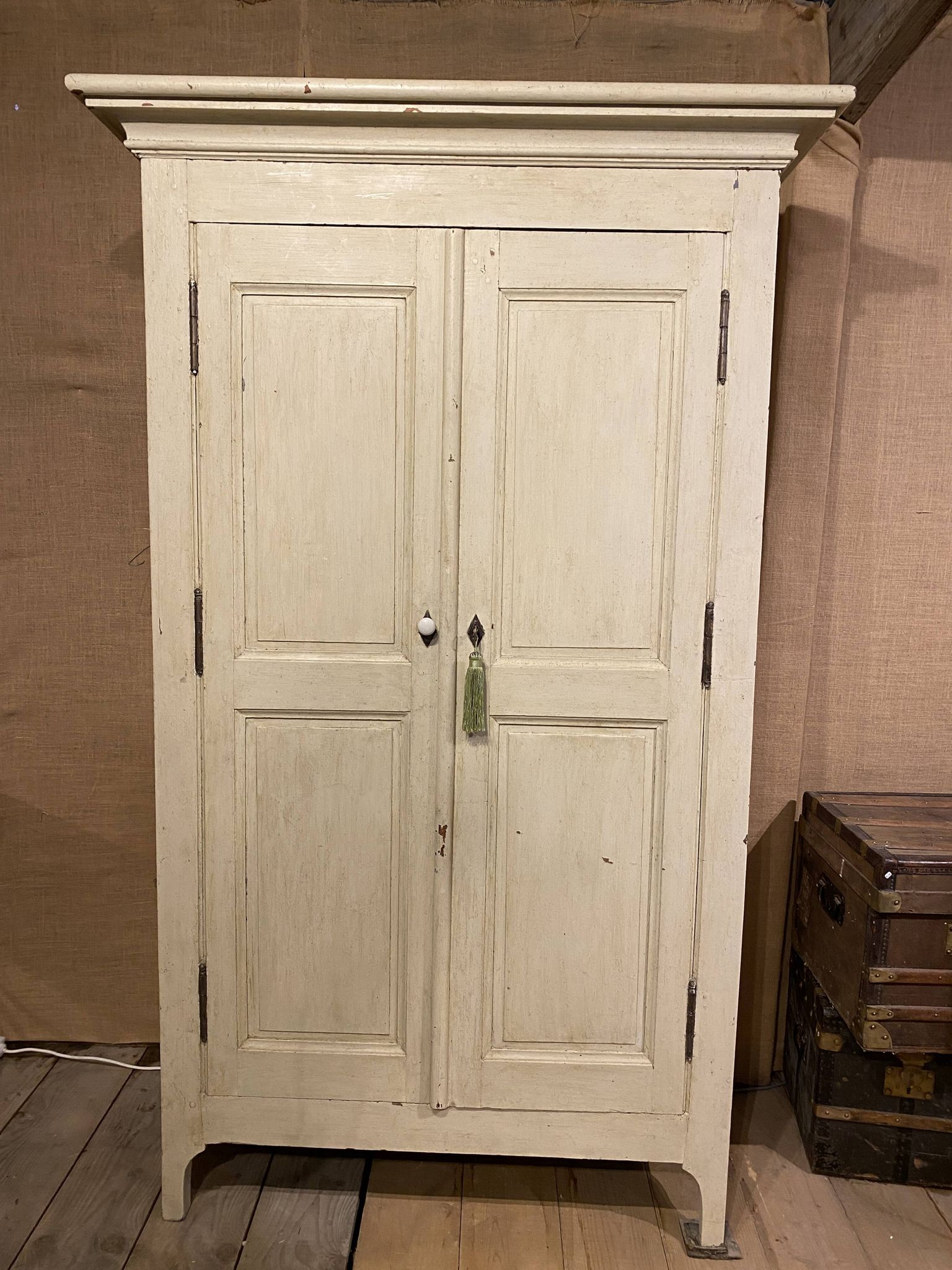 White-cream patinated wardrobe