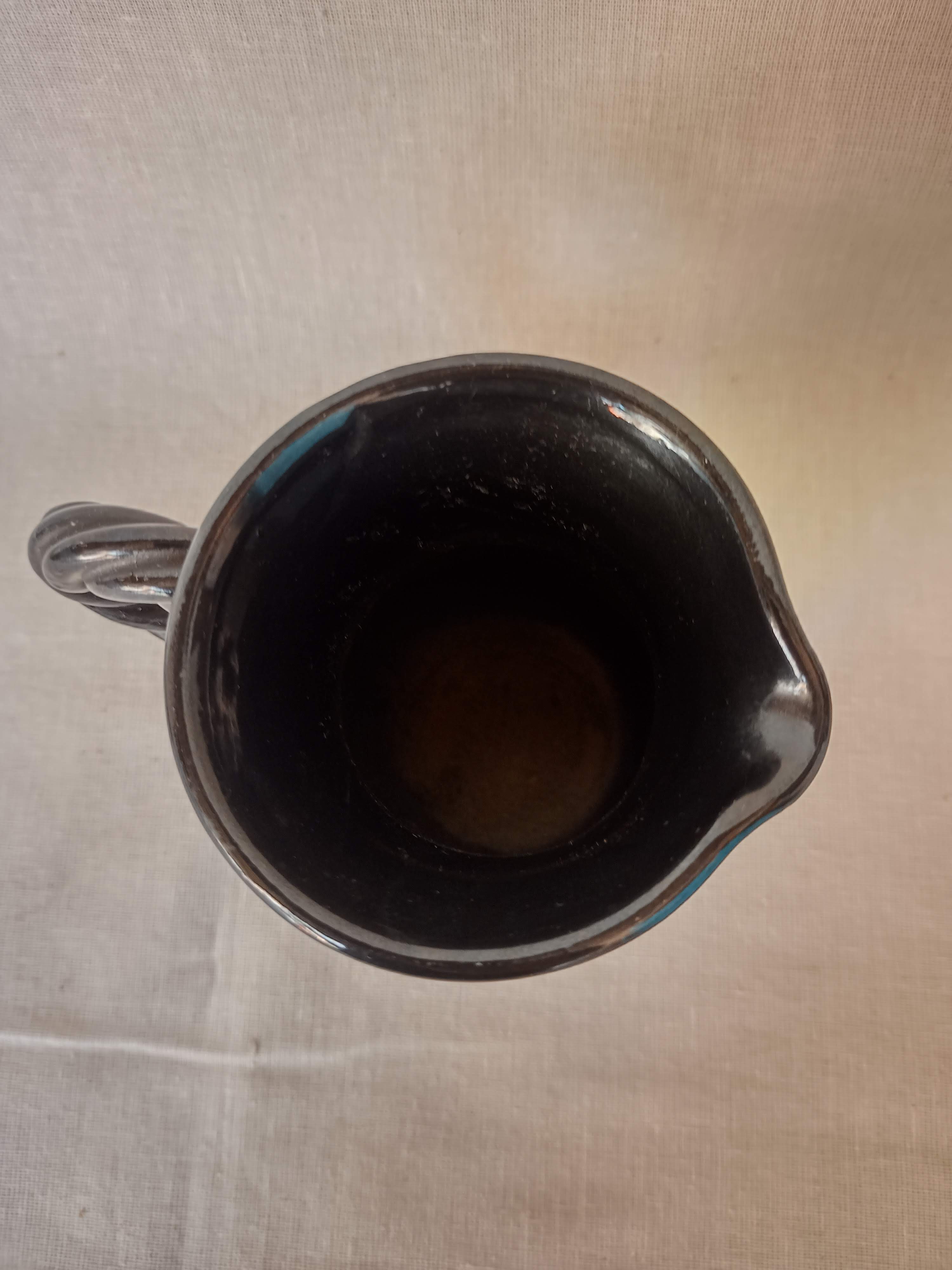 Pichet en céramique noire vallauris (france)