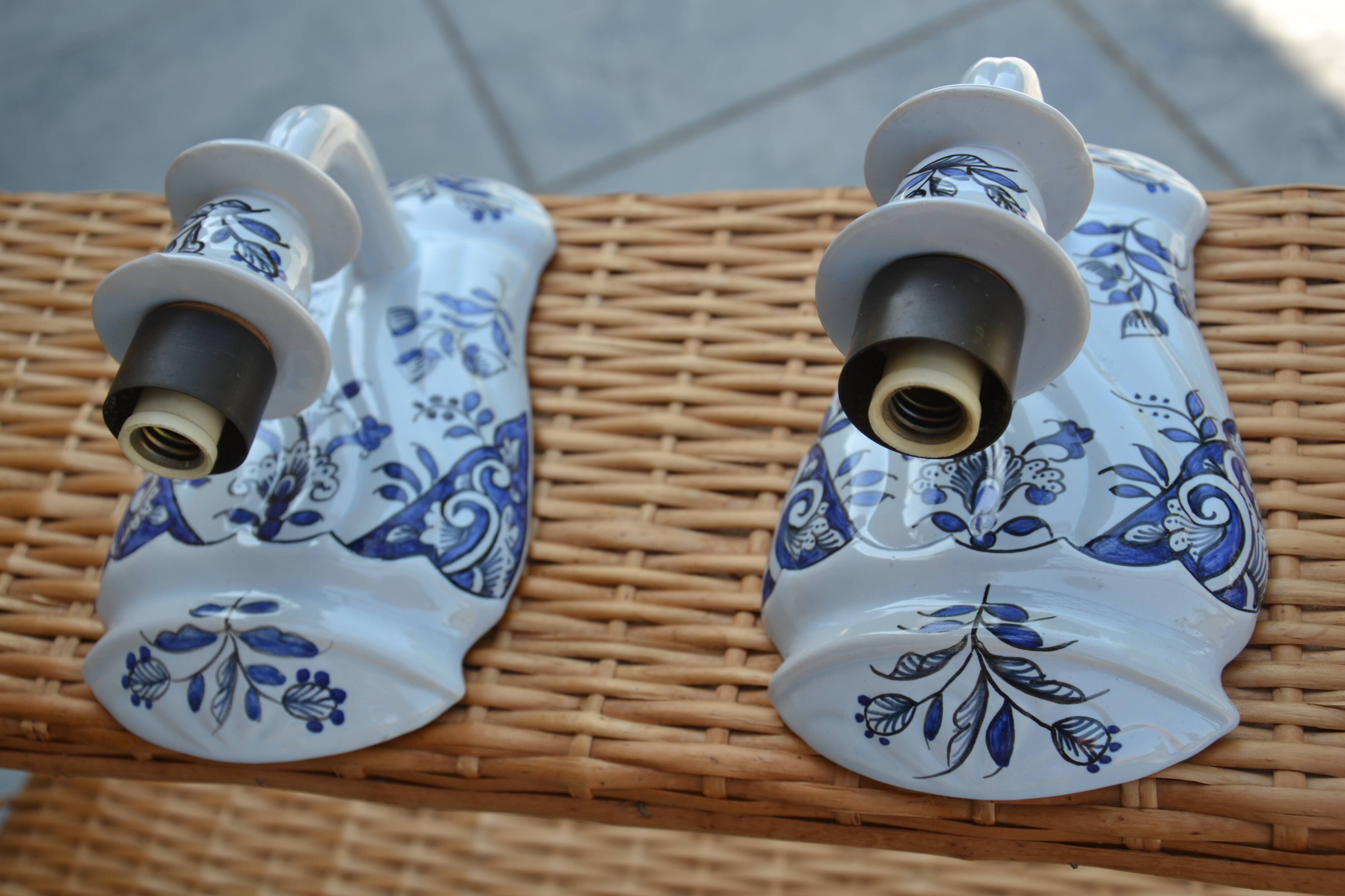 2 ceramic wall lights