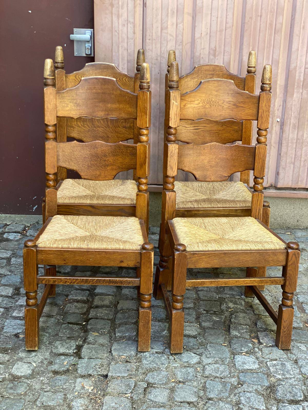 4 chaises à manger bois massif et paille 1960