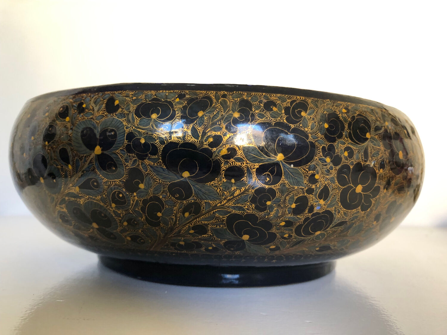 Antique black lacquered wooden coupe with gold decoration - late 19th century