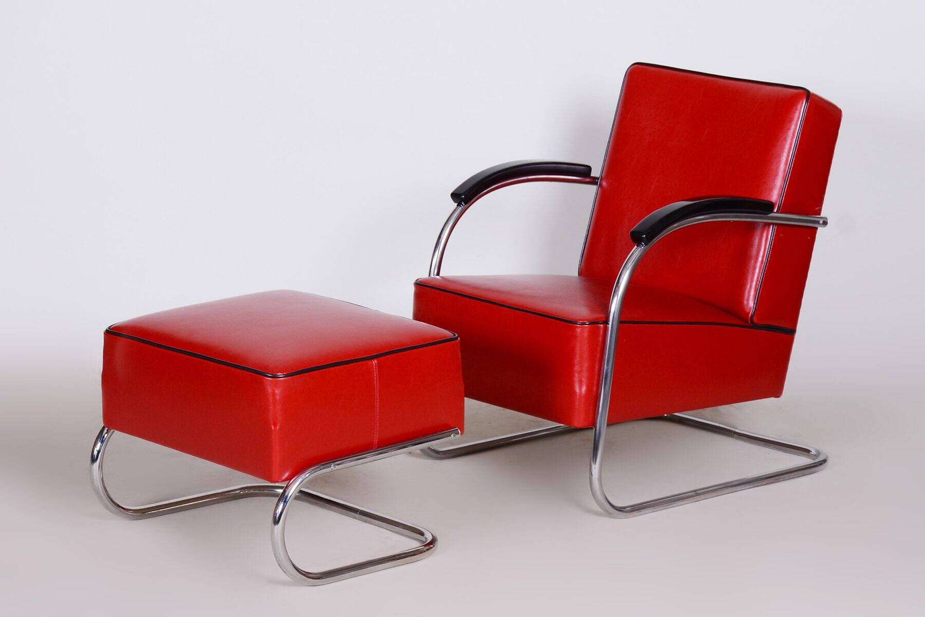 Set of Bauhaus Armchair with Foot Stool attributed to Mucke Melder, 1930s
