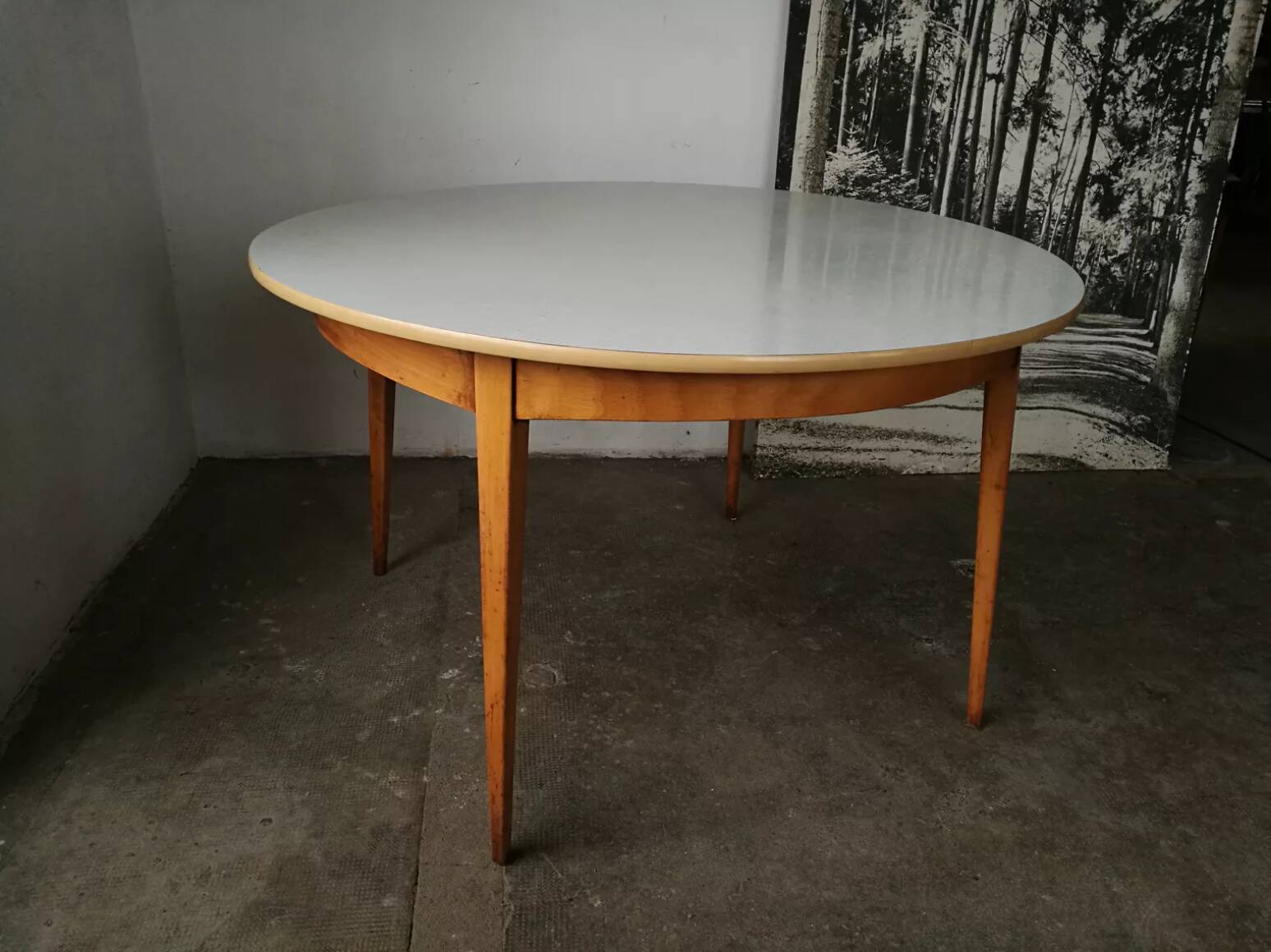 Table style scandinave bois et formica