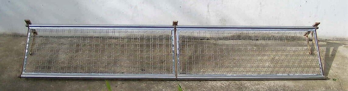 Shelf train luggage rack