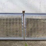 Shelf train luggage rack