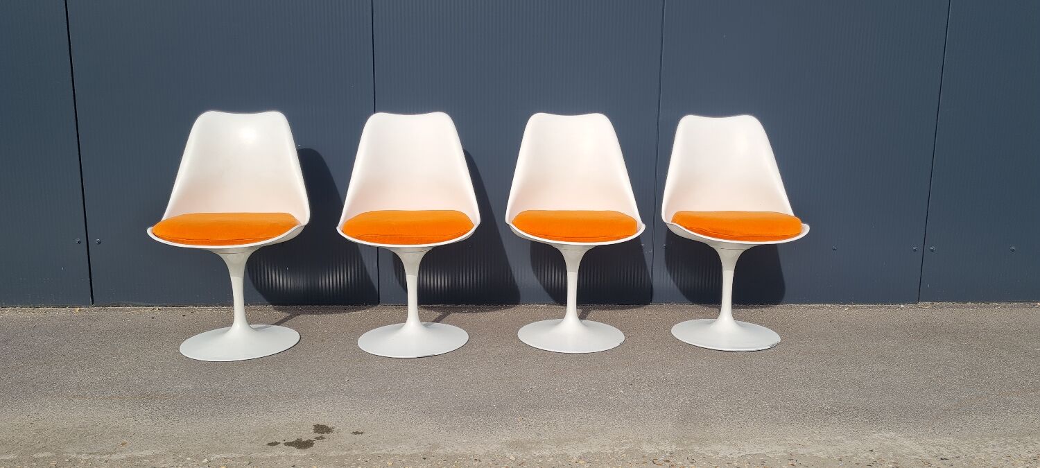 Set of two chairs "Tulip" by Eero Saarinen for Knoll