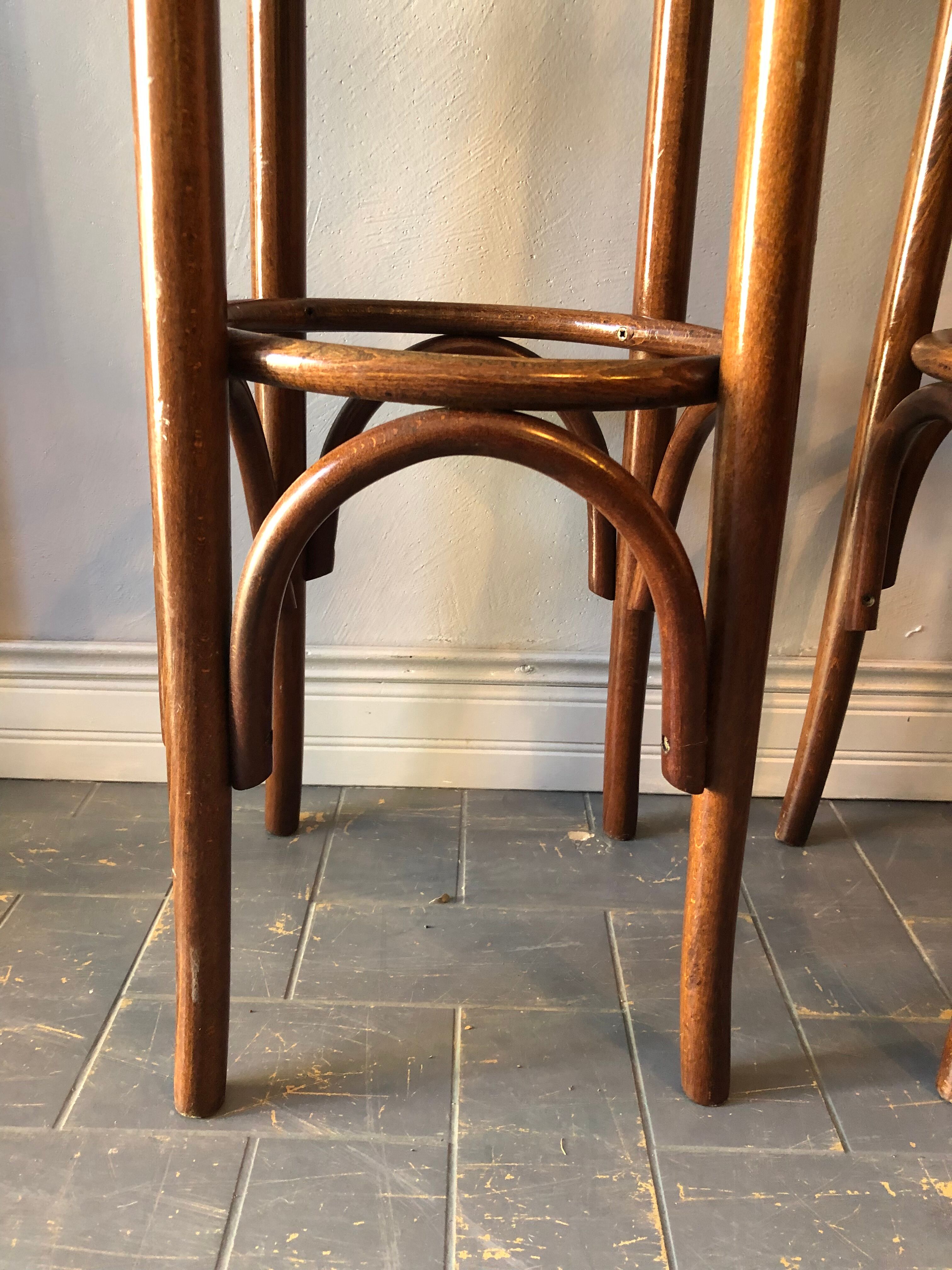 2 bistro bar stools