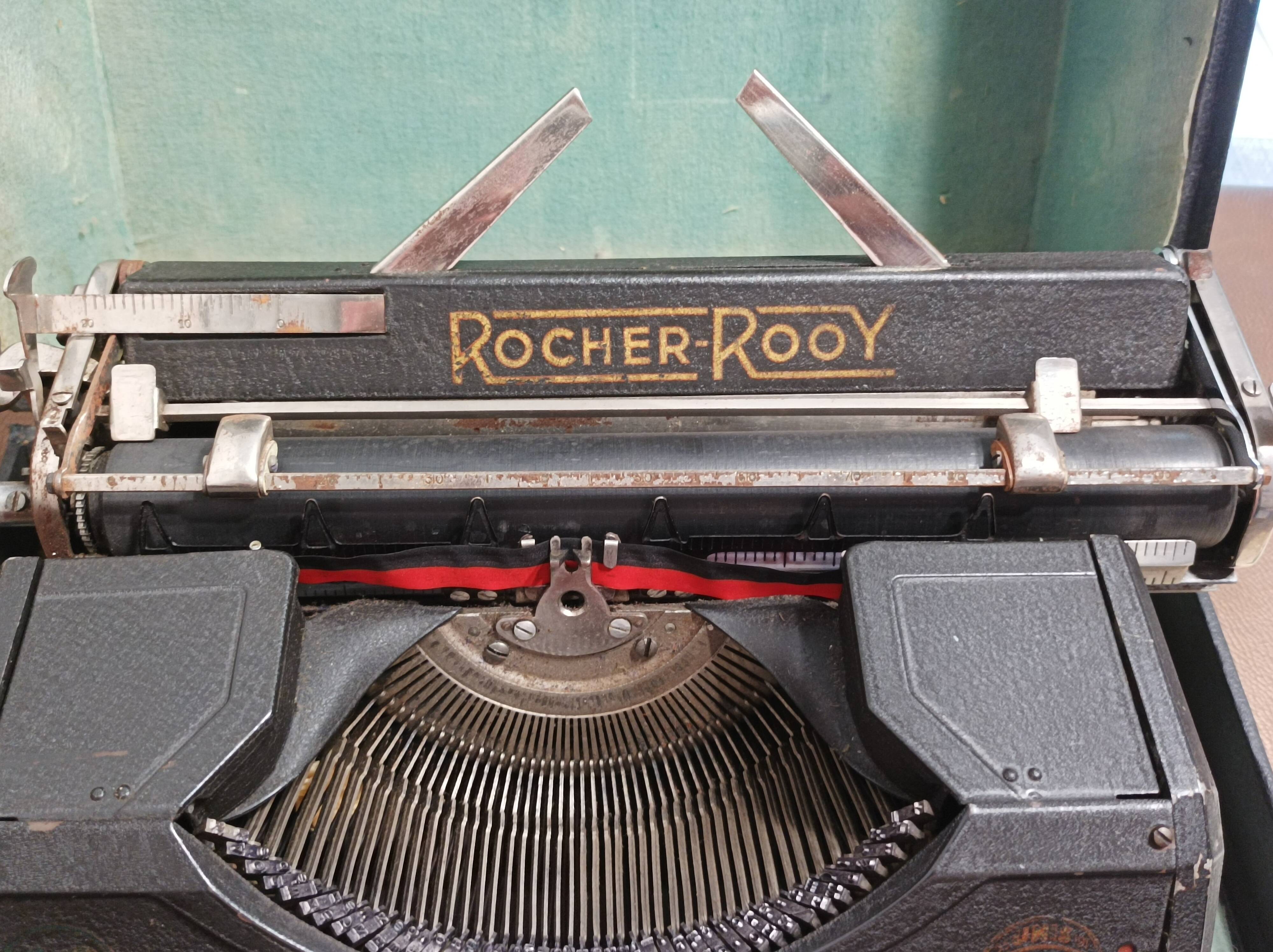Old Rocher Rooy Functional Typewriter 1940s