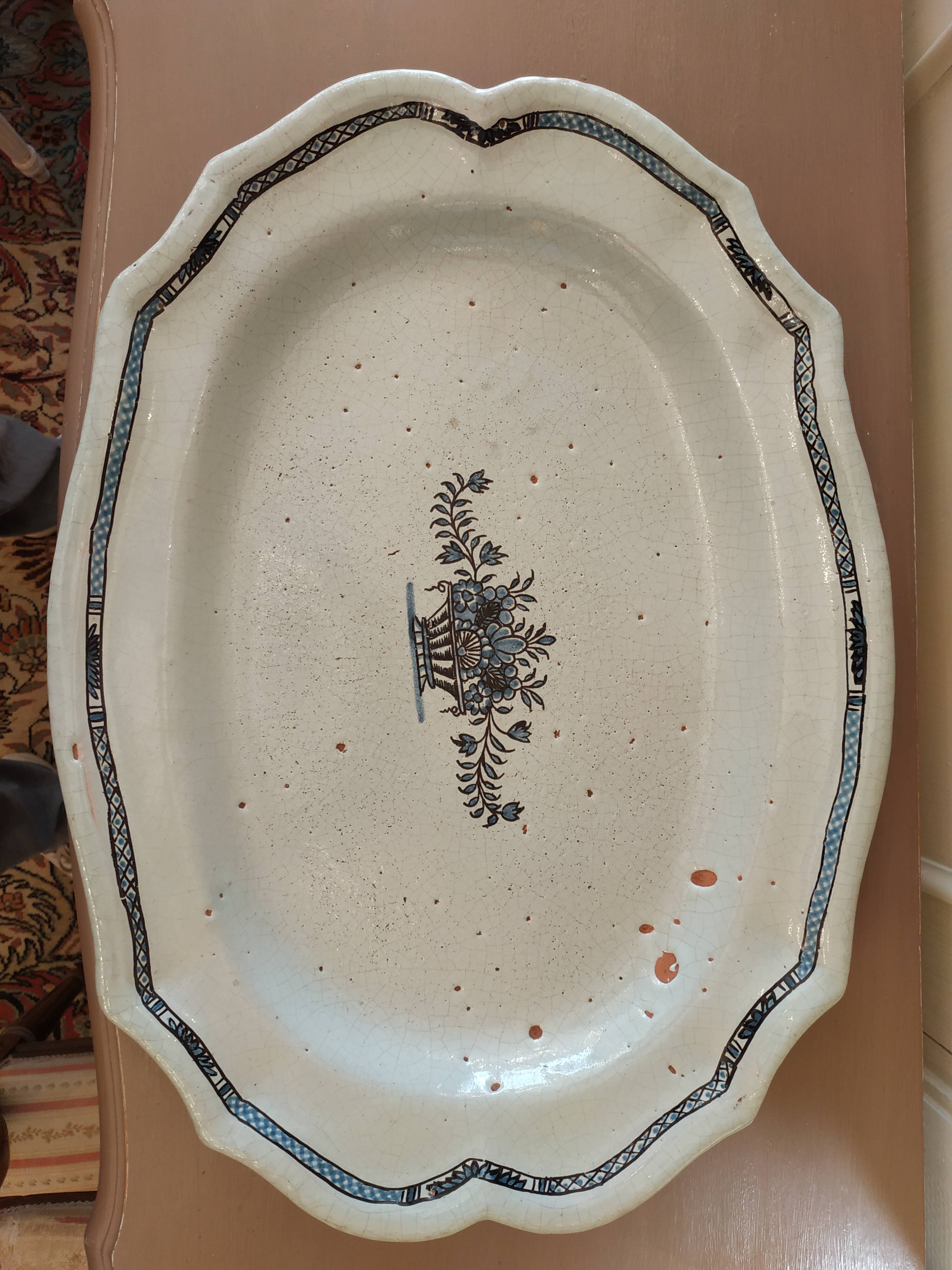 Large dish in old faience