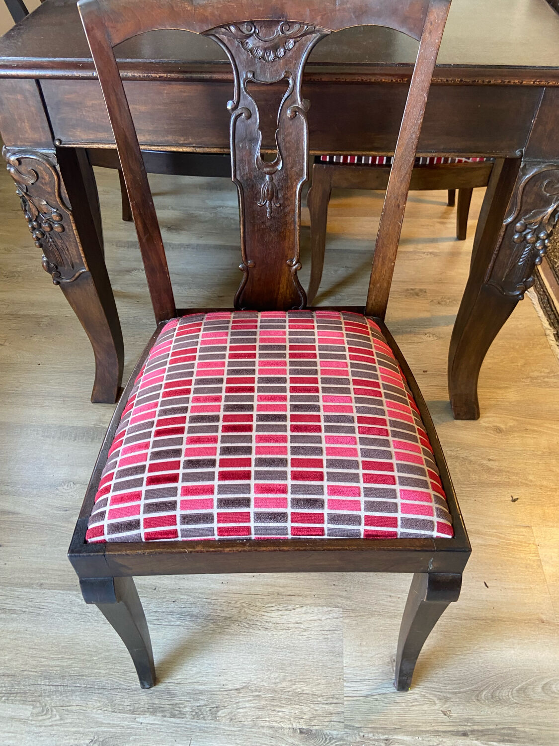 Dining table and 6 Art Deco chairs