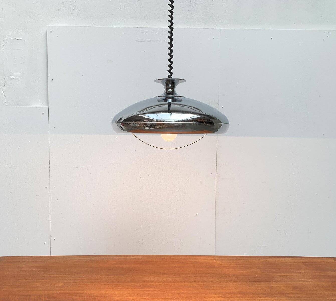 Suspension Ufo Space Age italienne du milieu du siècle