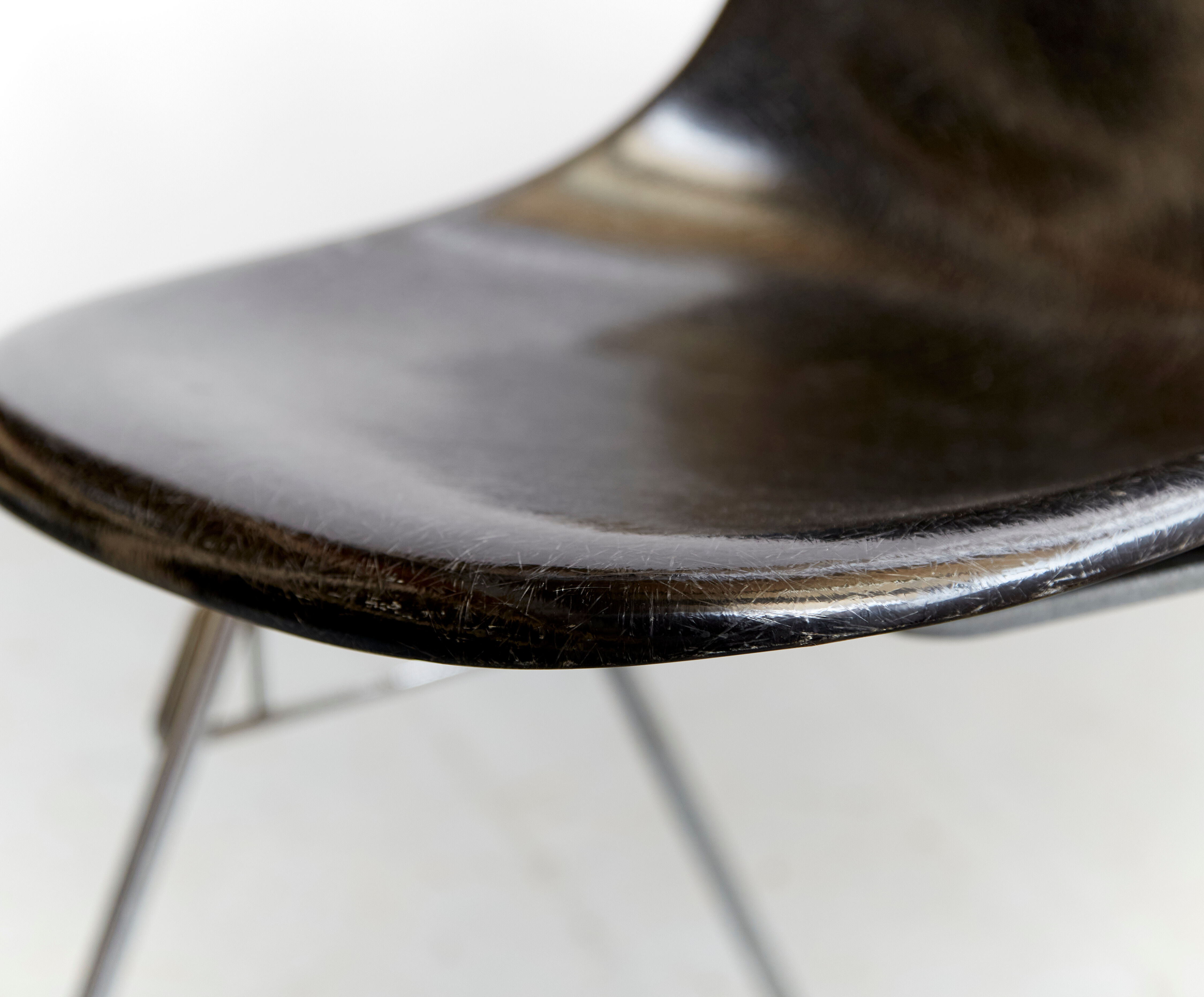 DSS chair by Charles & Ray Eames for Vitra/Herman Miller