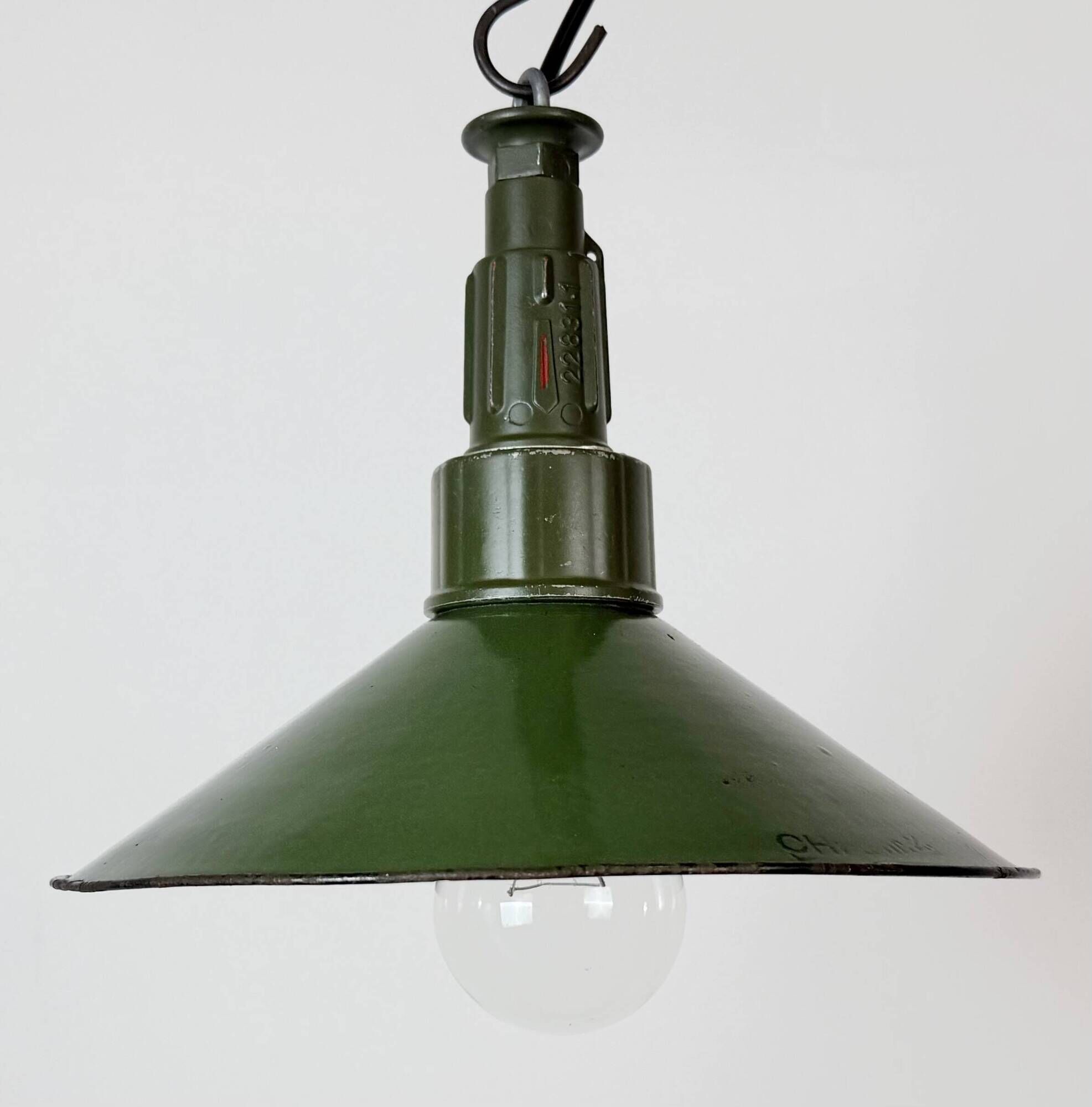 Industrial Green Enamel Military Pendant Lamp with Cast Aluminium Top, 1960