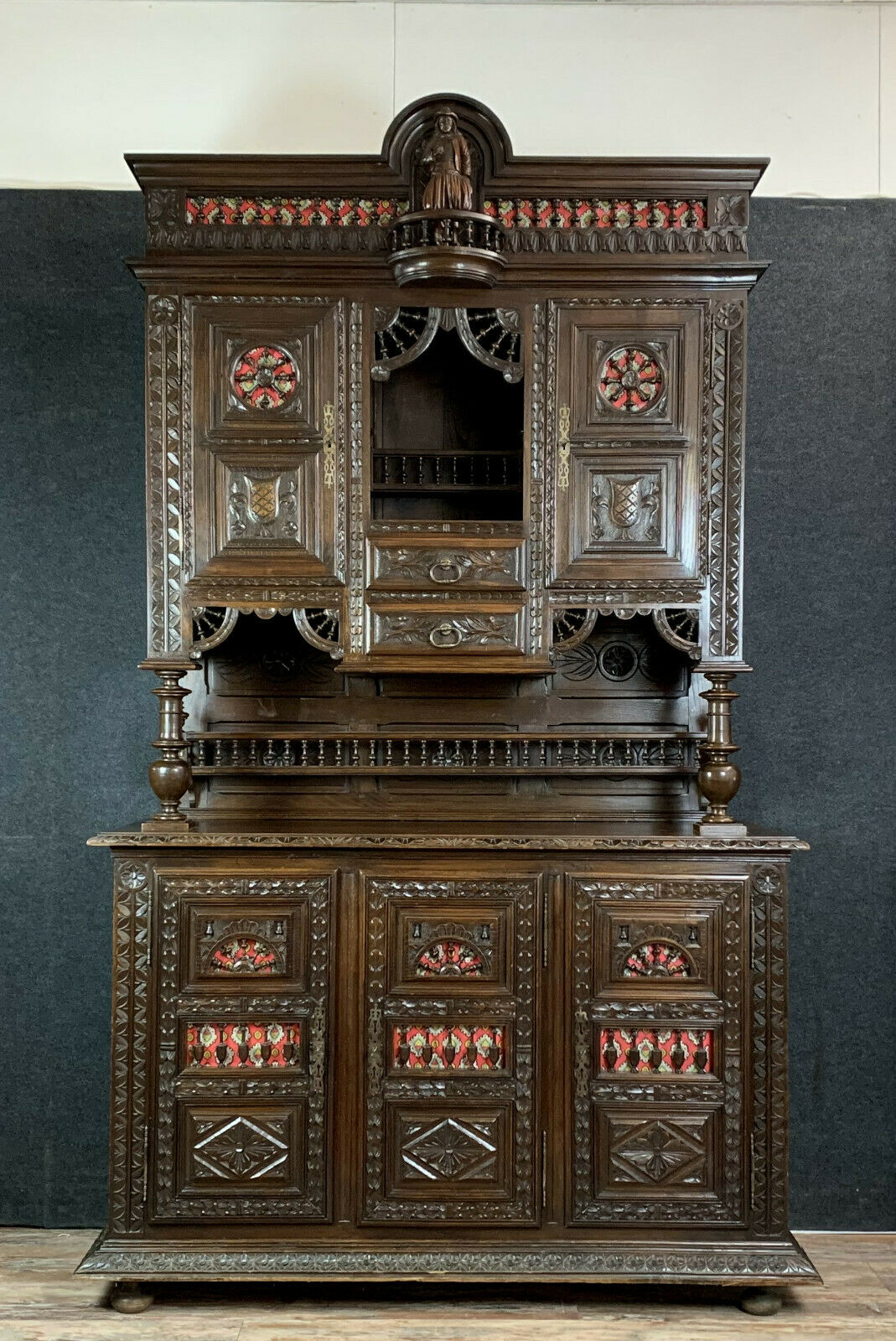 Breton buffet period 19th century in oak with brown patina
