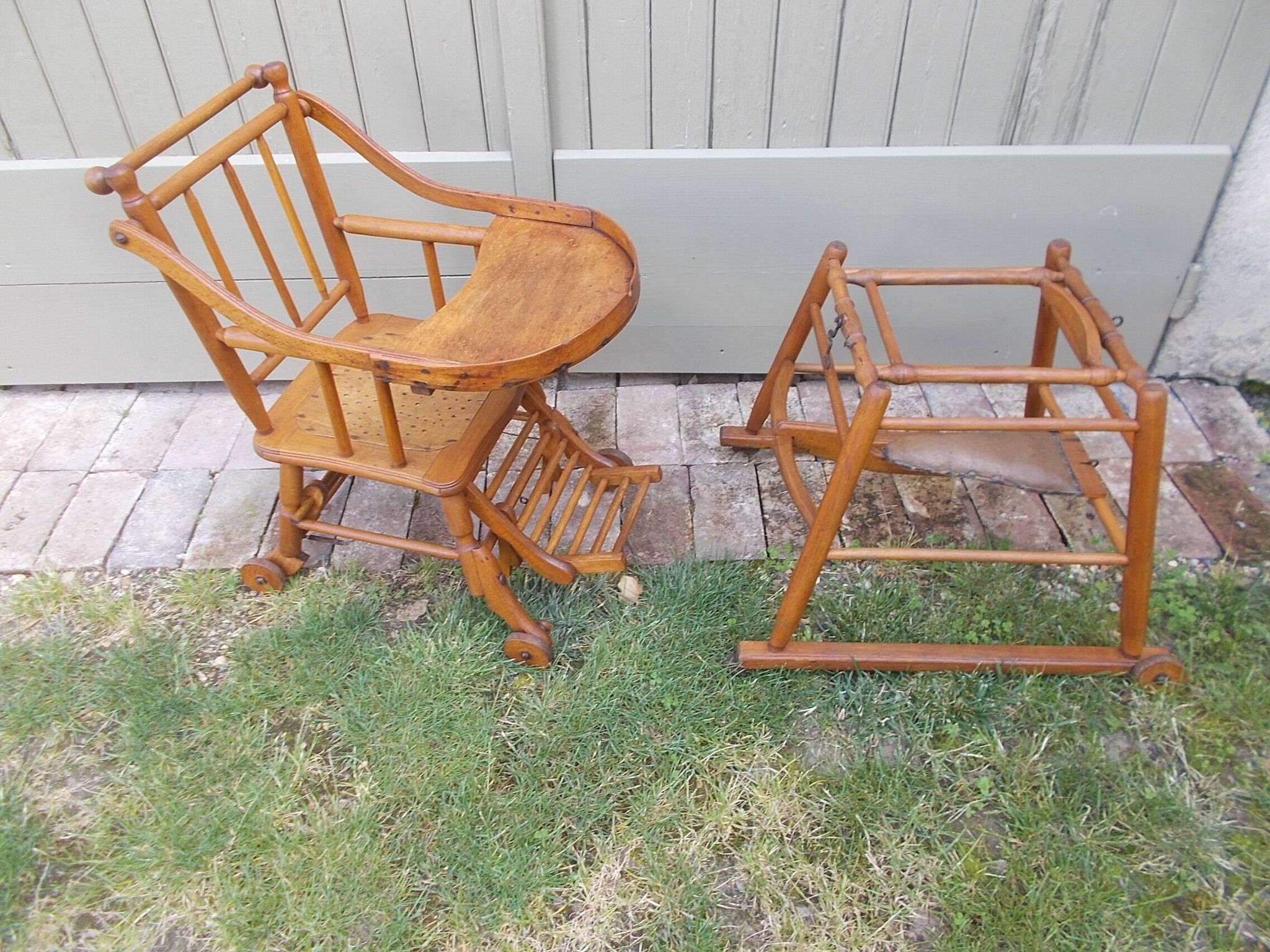 Ancienne chaise haute pour enfant Luterma
