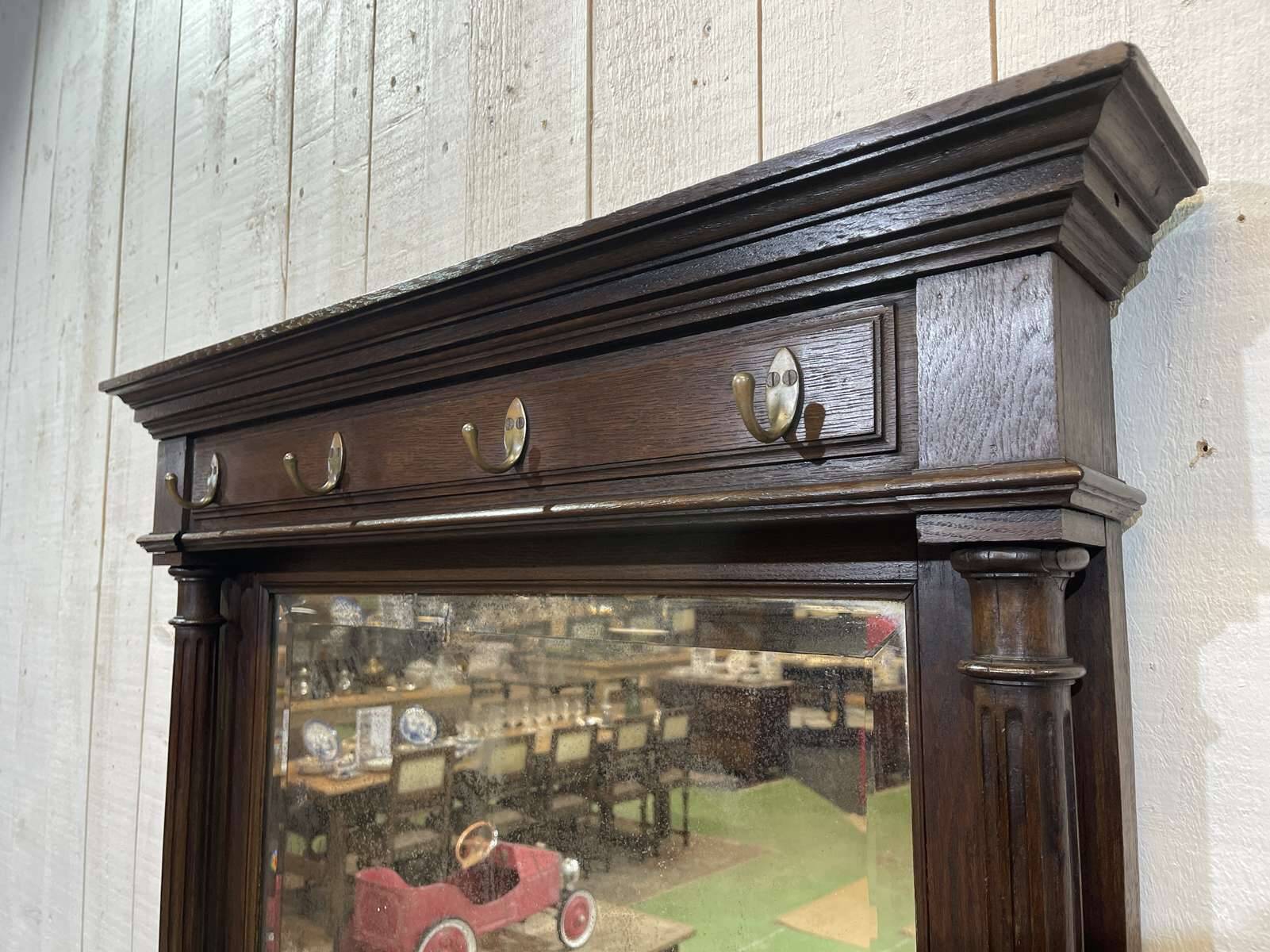 Vestiaire en chêne de la fin XIXème avec sa jardinière