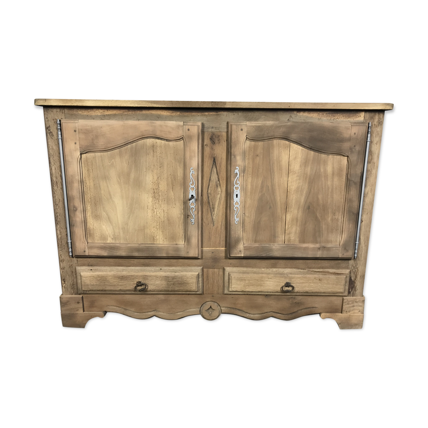 Rustic bass buffet in solid oak erased