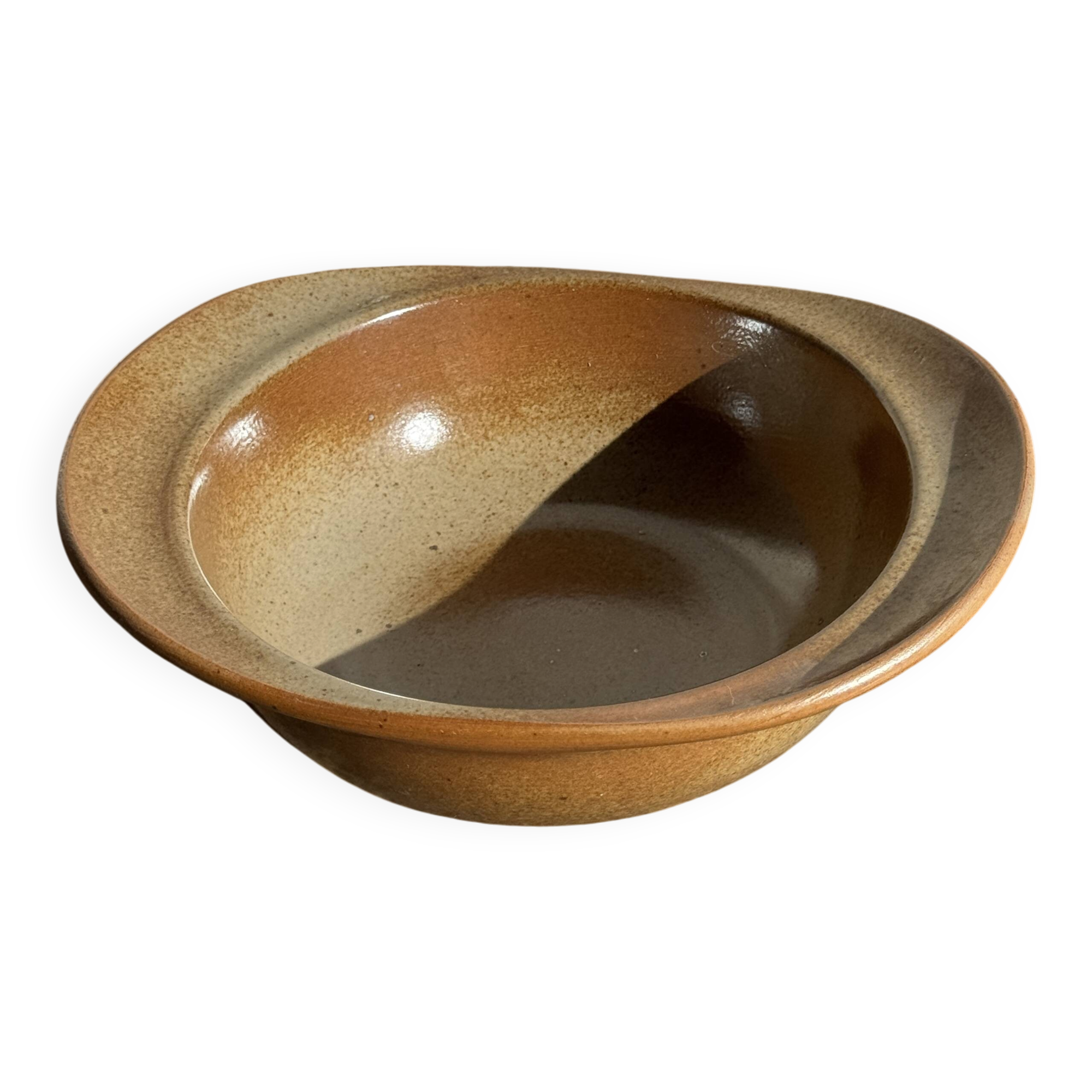 Small stoneware bowl with two wide, flat handles D:15-18.5