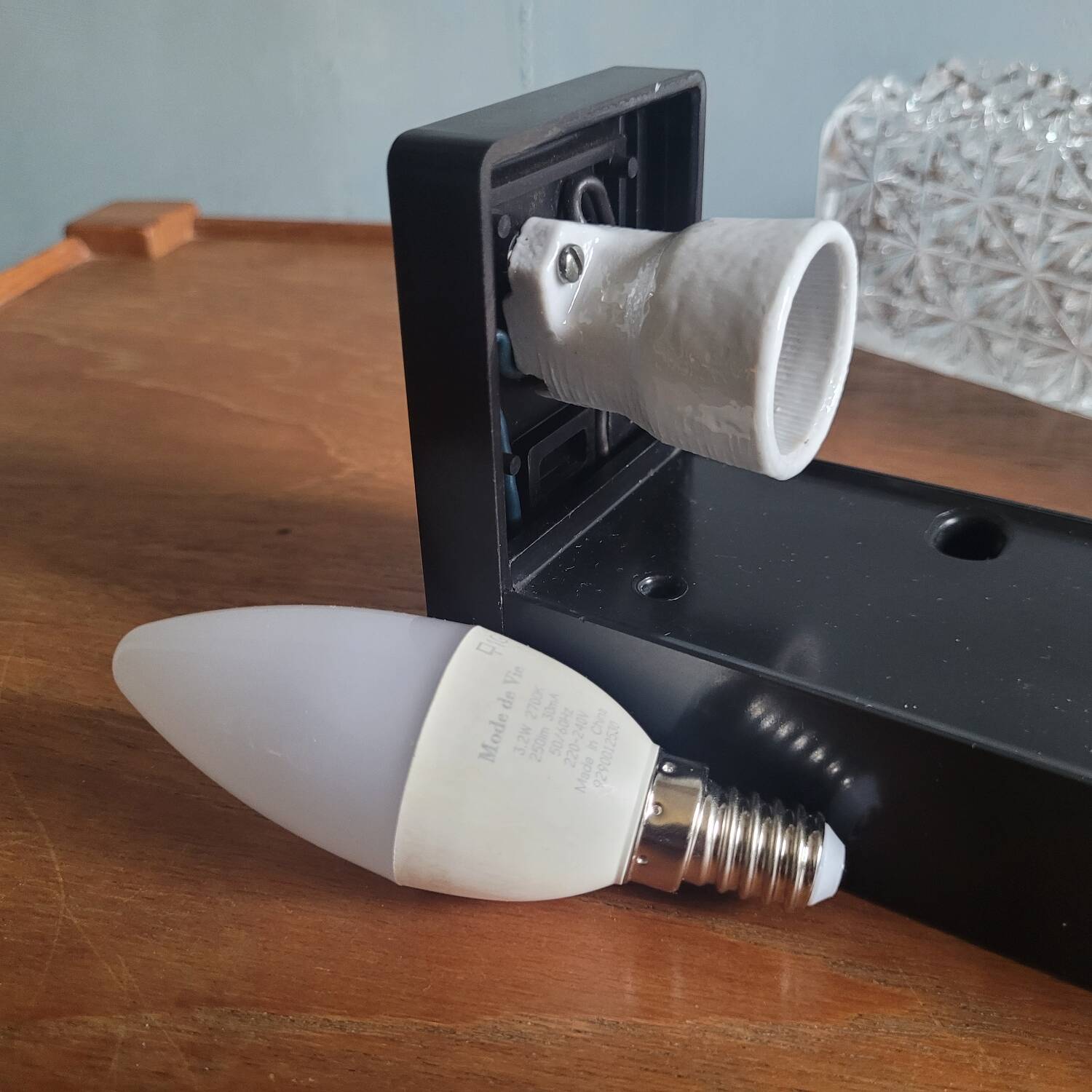 Large ERCO Bakelite & Pressed Crystal Wall Light – 33 cm – 1970 Design