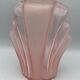Vase en verre moulé rose art déco 18 cm