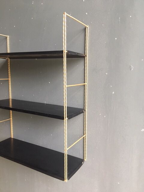 Shelf string gold thread