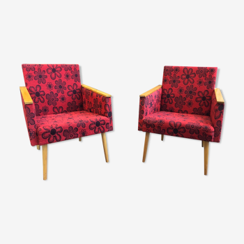Pair of vintage armchairs dynamic design 60s/70s