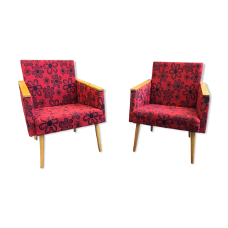 Pair of vintage armchairs dynamic design 60s/70s