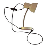 Lampe de bureau vintage beige en metal articulé VEB NAVA leuchtendbau Lengu