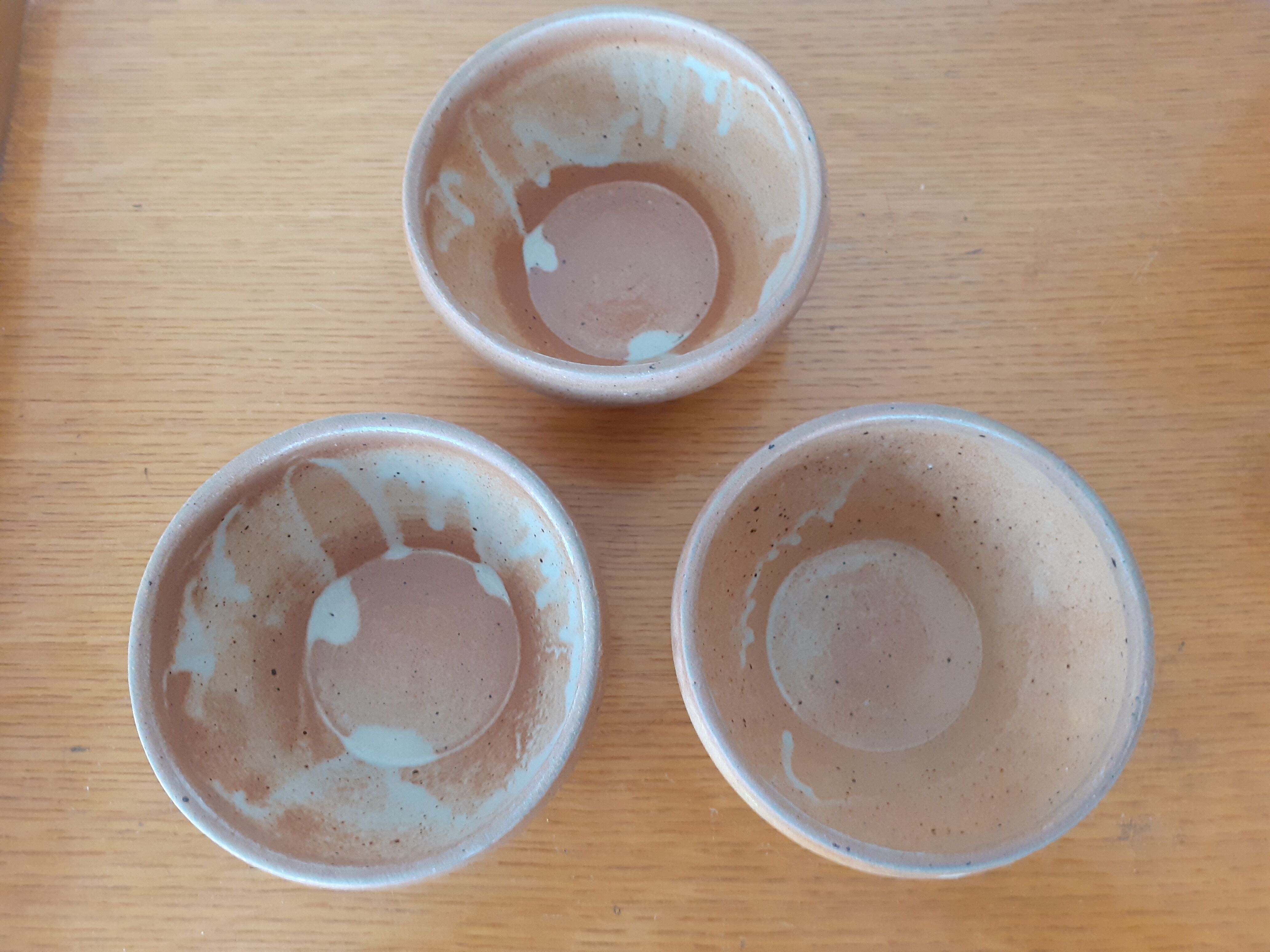 Service de 7 bols en grès et leur pichet